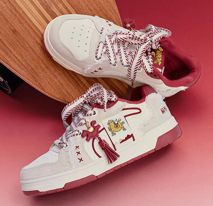 封神预警！Champion马年限定飘带板鞋炸场上市，新年潮人必备战袍！图片3