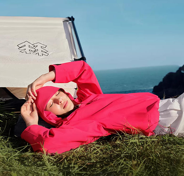 打破户外与日常壁垒！可隆2026新款女士2L短款冲锋衣发售图片3