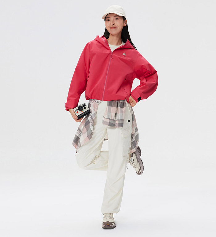 打破户外与日常壁垒！可隆2026新款女士2L短款冲锋衣发售图片4