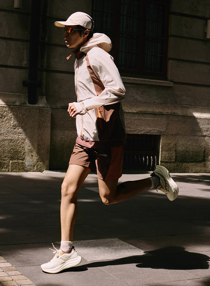 索康尼全新胜利23「卡基褐」配色跑鞋即将开售图片