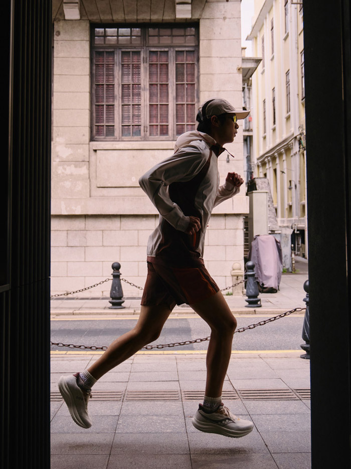 索康尼全新胜利23「卡基褐」配色跑鞋即将开售图片1