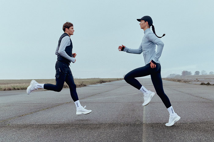 Salomon「萨洛蒙」公布全新FALCON FLY高端竞训跑服图片3