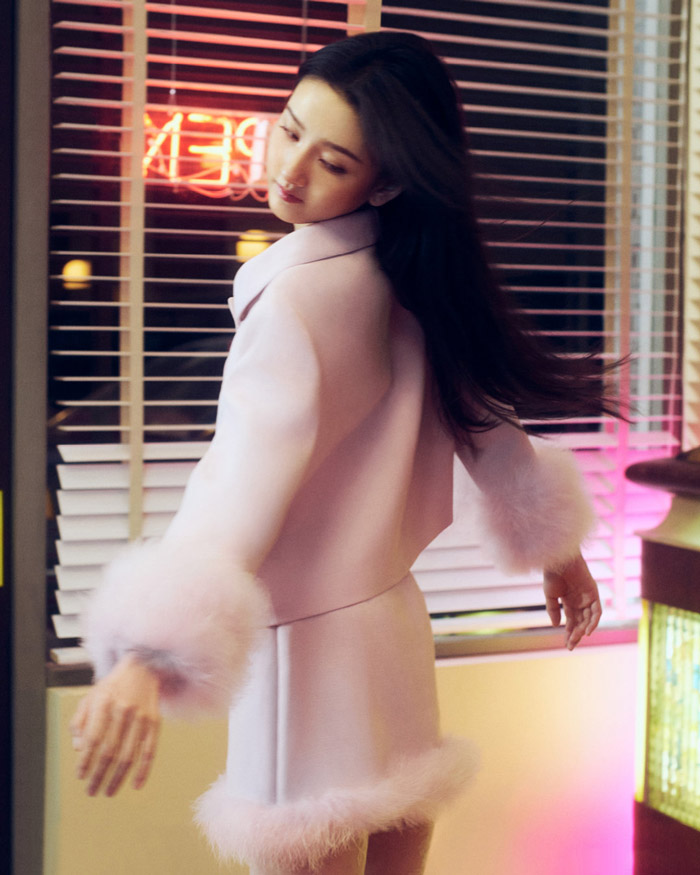 VALENTINO公布2026中国新年广告大片，宋祖儿演绎梦幻团圆美学图片