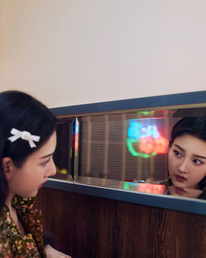 VALENTINO公布2026中国新年广告大片，宋祖儿演绎梦幻团圆美学图片6