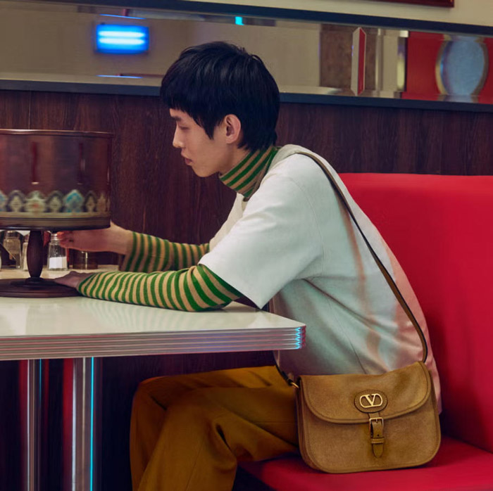 VALENTINO公布2026中国新年广告大片，宋祖儿演绎梦幻团圆美学图片9