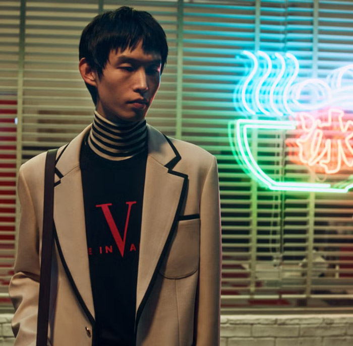 VALENTINO公布2026中国新年广告大片，宋祖儿演绎梦幻团圆美学图片10