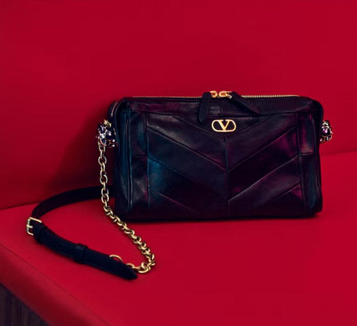 VALENTINO公布2026中国新年广告大片，宋祖儿演绎梦幻团圆美学图片8