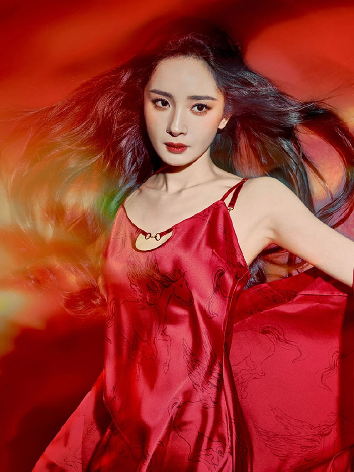 维多利亚的秘密2026新春飞马系列重磅上线，杨幂同款睡袍美到窒息图片6