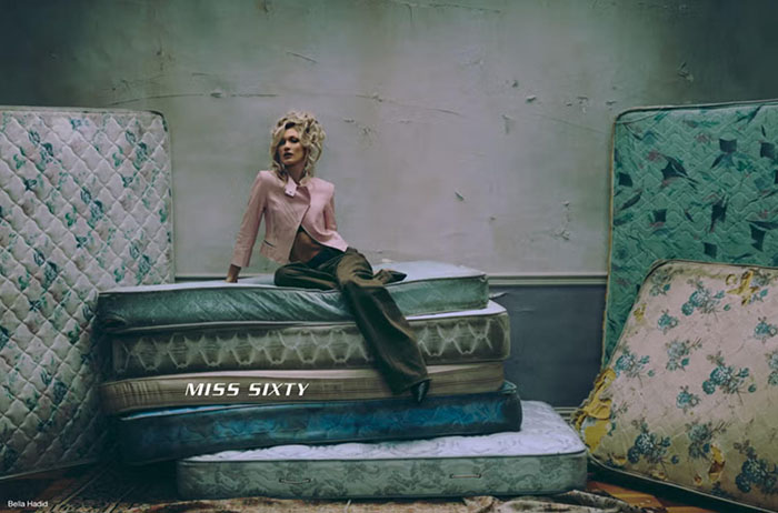 杨幂和Bella Hadid双神同框出境MISS SIXTY 2026春季广告大片图片6 杨幂和Bella Hadid双神同框出境MISS SIXTY 2026春季广告大片图片6