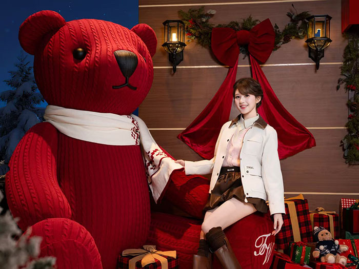 Teenie Weenie携手赵露思解锁千金派对，马年穿搭仪式感拉满图片2