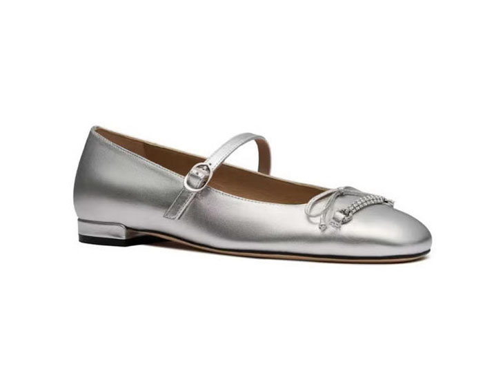 STUART WEITZMAN马年限定胶囊系列上线，奚梦瑶携非遗马尾绣美到犯规图片5