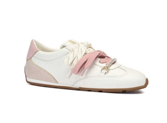 STUART WEITZMAN马年限定胶囊系列上线，奚梦瑶携非遗马尾绣美到犯规图片1