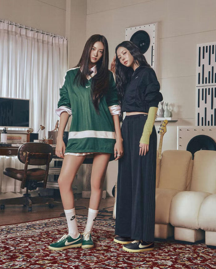 MEOVV录音棚私服封神，脚踩NIKE ASTROGRABBER薄底鞋演绎神鞋魅力图片1