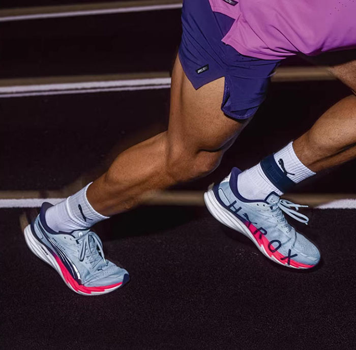 重磅联名登场！彪马 x HYROX联名款彪速4氮气跑鞋上市图片1