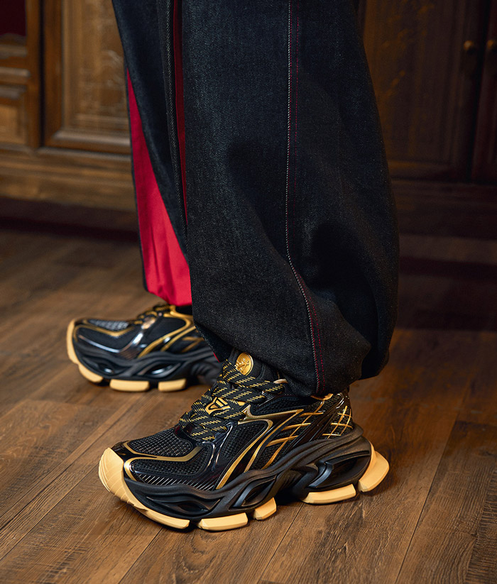 全新OGR × 北高峰马年限定异瞳2.0老爹鞋曝光图片2