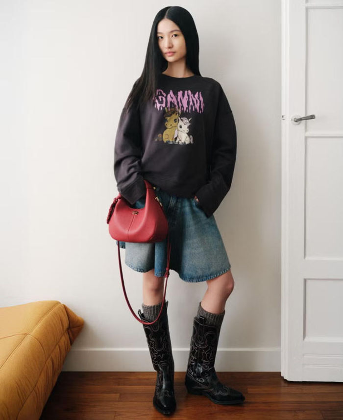 GANNI 2026马年系列重磅登场,承包你的节日穿搭与质感包袋图片 GANNI 2026马年系列重磅登场,承包你的节日穿搭与质感包袋图片