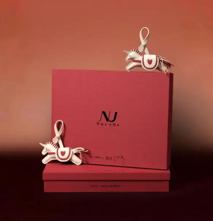 NUCELLE纽芝兰发布2026马年限定挂件及新年礼盒图片