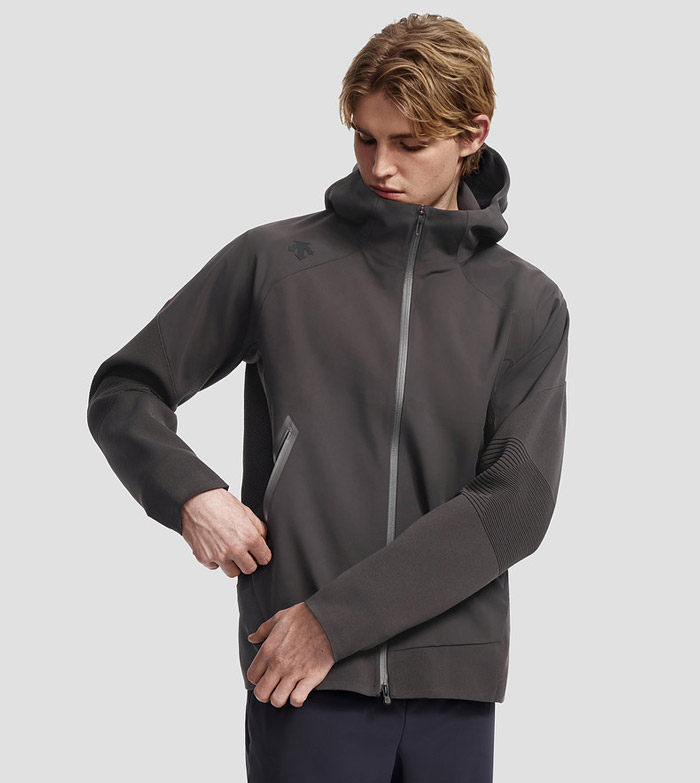 吴磊同款封神！迪桑特2026春季新款TRAINING外套，解锁全天候穿搭自由图片5