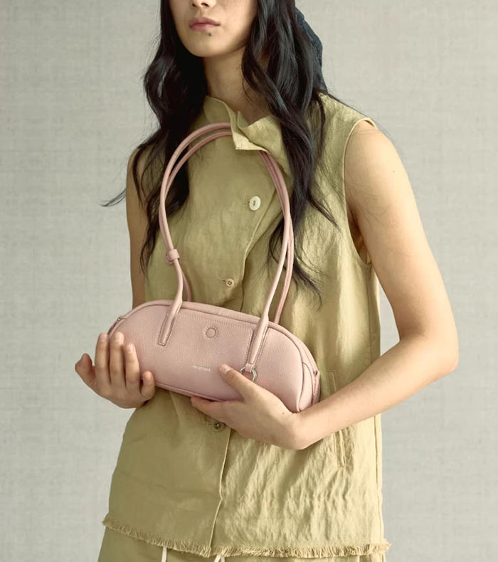 Songmont 2026新款循迹mini枕头包解锁春日穿搭新境图片7 Songmont 2026新款循迹mini枕头包解锁春日穿搭新境图片7