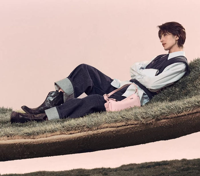 Songmontv发布全新2026情人节限定mini相机包图片1 Songmontv发布全新2026情人节限定mini相机包图片1