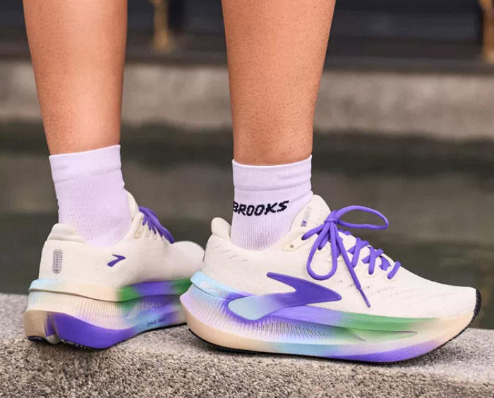 布鲁克斯窑变系列超级甘油2跑鞋 解锁春日奔跑新体验图片4 布鲁克斯窑变系列超级甘油2跑鞋 解锁春日奔跑新体验图片4
