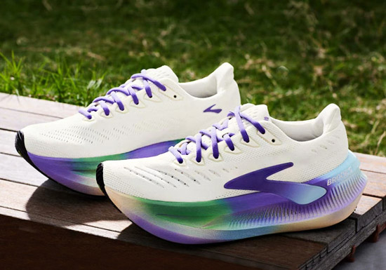 布鲁克斯窑变系列超级甘油2减震跑鞋上市