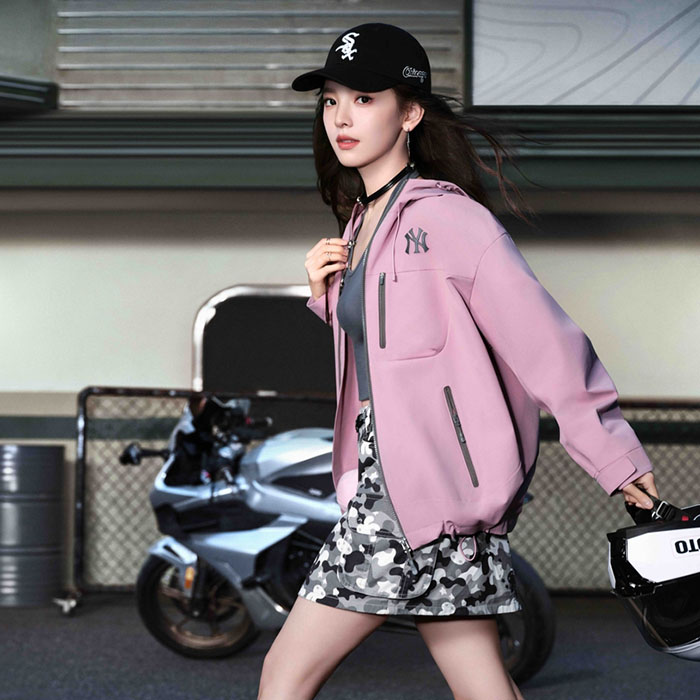 MLB官宣章若楠为潮流代言人，解锁2026春夏穿搭新序章图片2