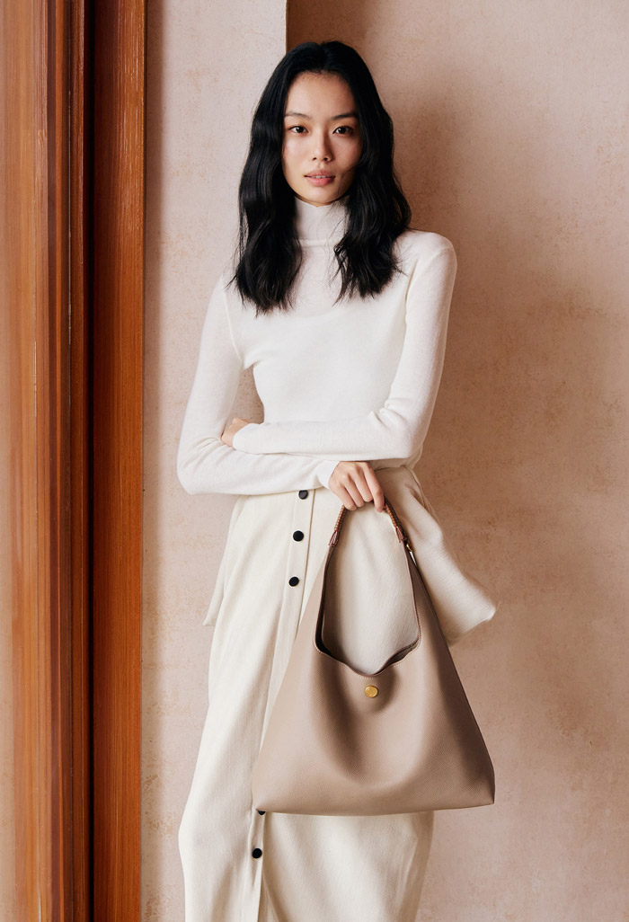 迪桑娜2026轻行编织HOBO包登场 董洁同款演绎自在从容美学图片3