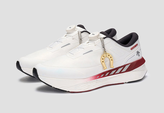 迪桑特2026马年限定碳板跑鞋登场 优雅与竞速的新年共鸣图片4 迪桑特2026马年限定碳板跑鞋登场 优雅与竞速的新年共鸣图片4