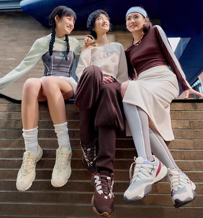 索康尼推出2026全新SURGE SPIKES 80S女款芭蕾运动鞋图片 索康尼推出2026全新SURGE SPIKES 80S女款芭蕾运动鞋图片