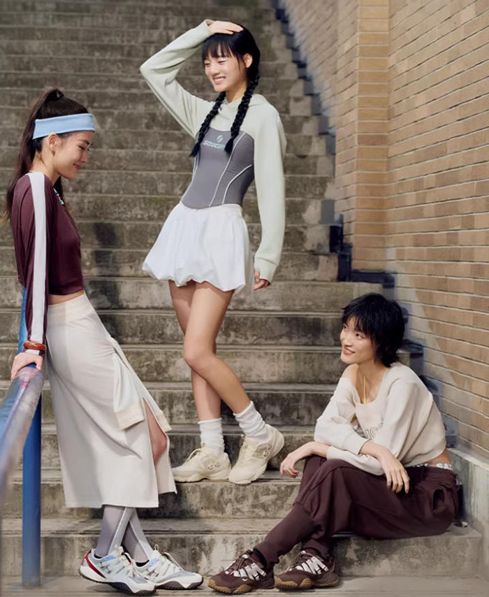 索康尼推出2026全新SURGE SPIKES 80S女款芭蕾运动鞋图片1 索康尼推出2026全新SURGE SPIKES 80S女款芭蕾运动鞋图片1