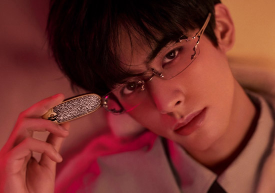 宋威龙演绎法国娇兰臻彩宝石唇膏