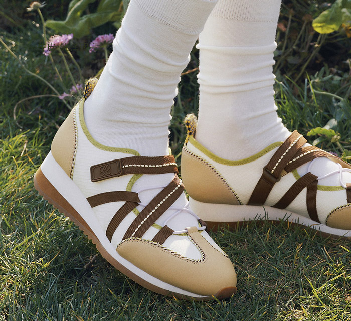 Joy&Peace真美诗 x mont・bell发布2026春夏联名「艺游未尽2.0」系列芭蕾舞鞋图片3