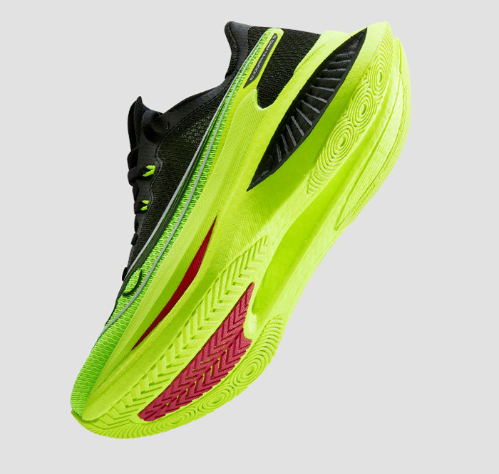 索康尼推出2026款啡鹏5碳板跑鞋解锁专业竞速新体验图片7