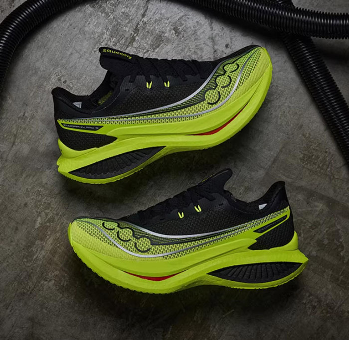 索康尼推出2026款啡鹏5碳板跑鞋解锁专业竞速新体验图片5