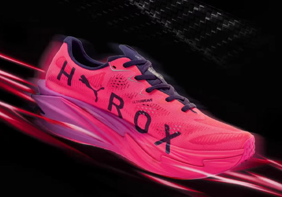彪马推出2026新款HYROX定制版粉红色彪破精英4氮气跑鞋