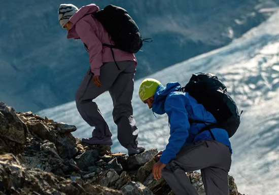 始祖鸟2026新款BETA SV硬壳夹克上市