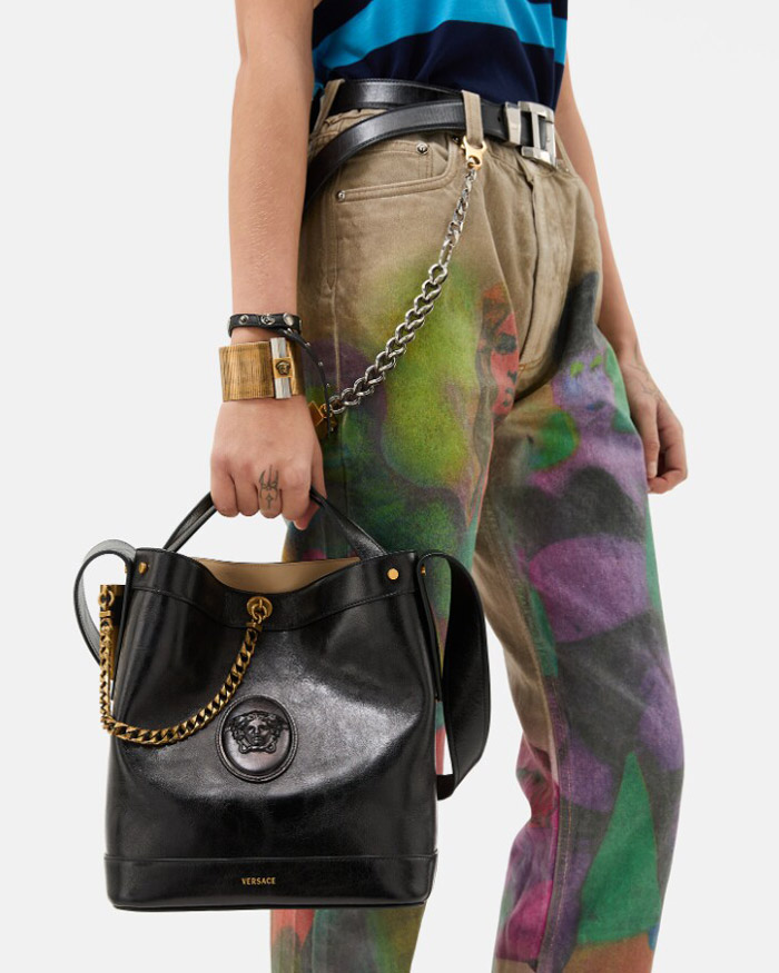VERSACE范思哲2026全新PIVOT水桶包优雅上市 重塑经典诠释意式奢美图片1