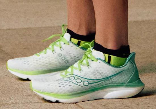 索康尼发布武汉城市特别款KINVARA菁华16跑鞋