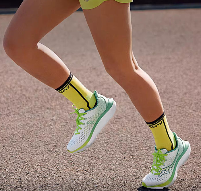 索康尼2026全新武汉城市特别款KINVARA菁华16跑鞋惊艳亮相图片5