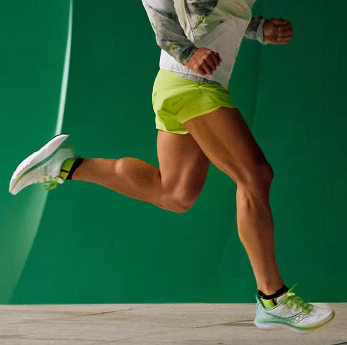 索康尼2026全新武汉城市特别款KINVARA菁华16跑鞋惊艳亮相图片3