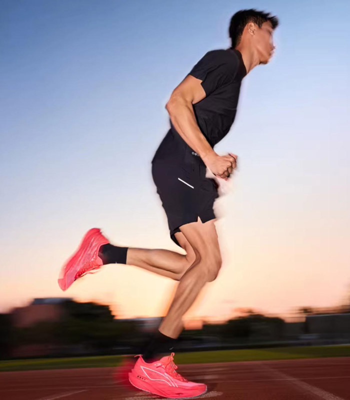 爆款跑鞋：李宁2026新款追风PRO2碳板跑鞋评测图片9