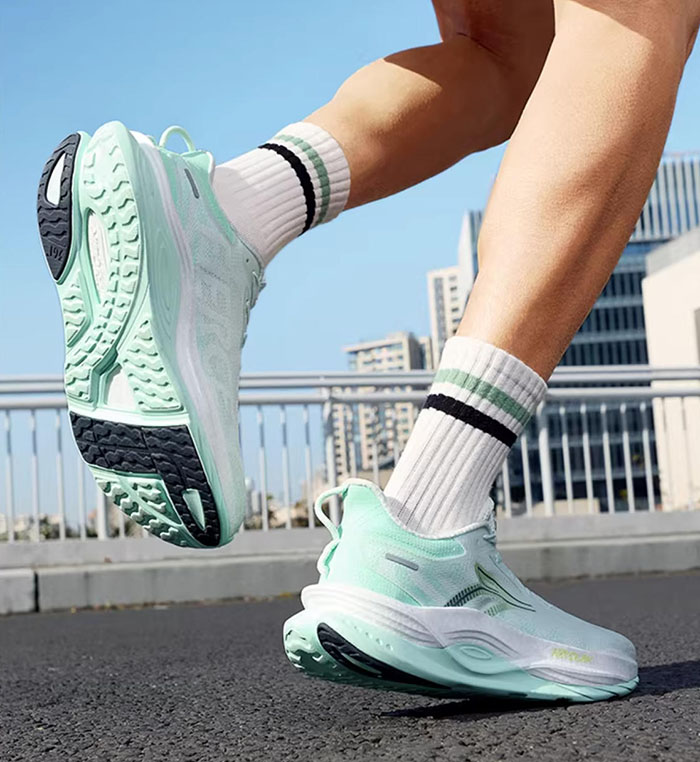 300元内宝藏跑鞋：361赤焰5.0跑步鞋评测图片4