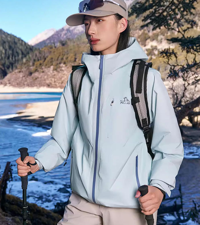 赵露思同款冰岛蓝！伯希和云壳冲锋衣解锁甜飒穿搭新体验图片5