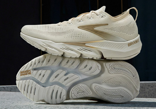 布鲁克斯发布2026新款椰奶色Glycerin甘油Flex跑鞋