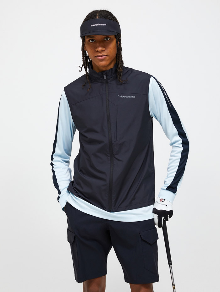 瑞典壁克峰推出2026春季新款Glider高尔夫防风马甲图片