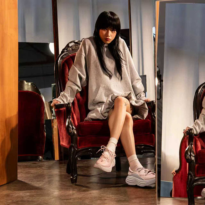 HOKA推出2026全新「榉木白/石灰白」BONDI MARY JANE玛丽珍鞋图片1 HOKA推出2026全新「榉木白/石灰白」BONDI MARY JANE玛丽珍鞋图片1