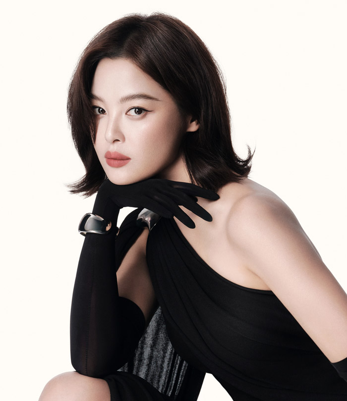 辛芷蕾出任雅诗兰黛全球彩妆代言人 实力与优雅共绘美妆新篇图片2 辛芷蕾出任雅诗兰黛全球彩妆代言人 实力与优雅共绘美妆新篇图片2