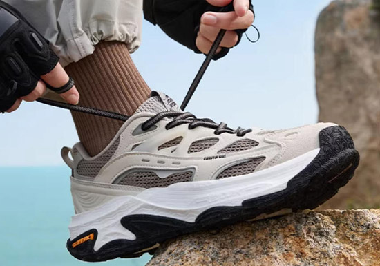 学生党预算300元以内可入！361无垠SE徒步鞋评测