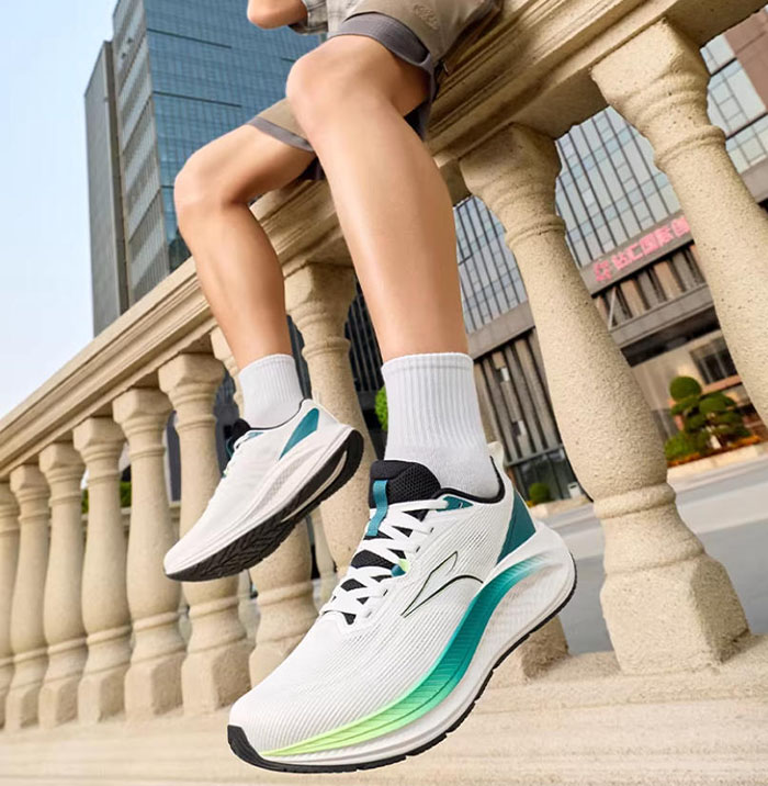 200元内高性价比跑鞋！361度2026新款锋翼2.0SE跑鞋全维度评测图片2